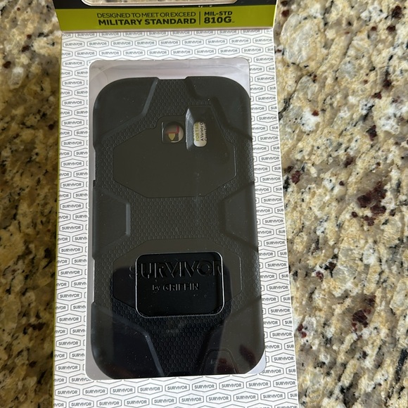 NEW GRIFFIN PHONE CASE - Picture 2 of 5